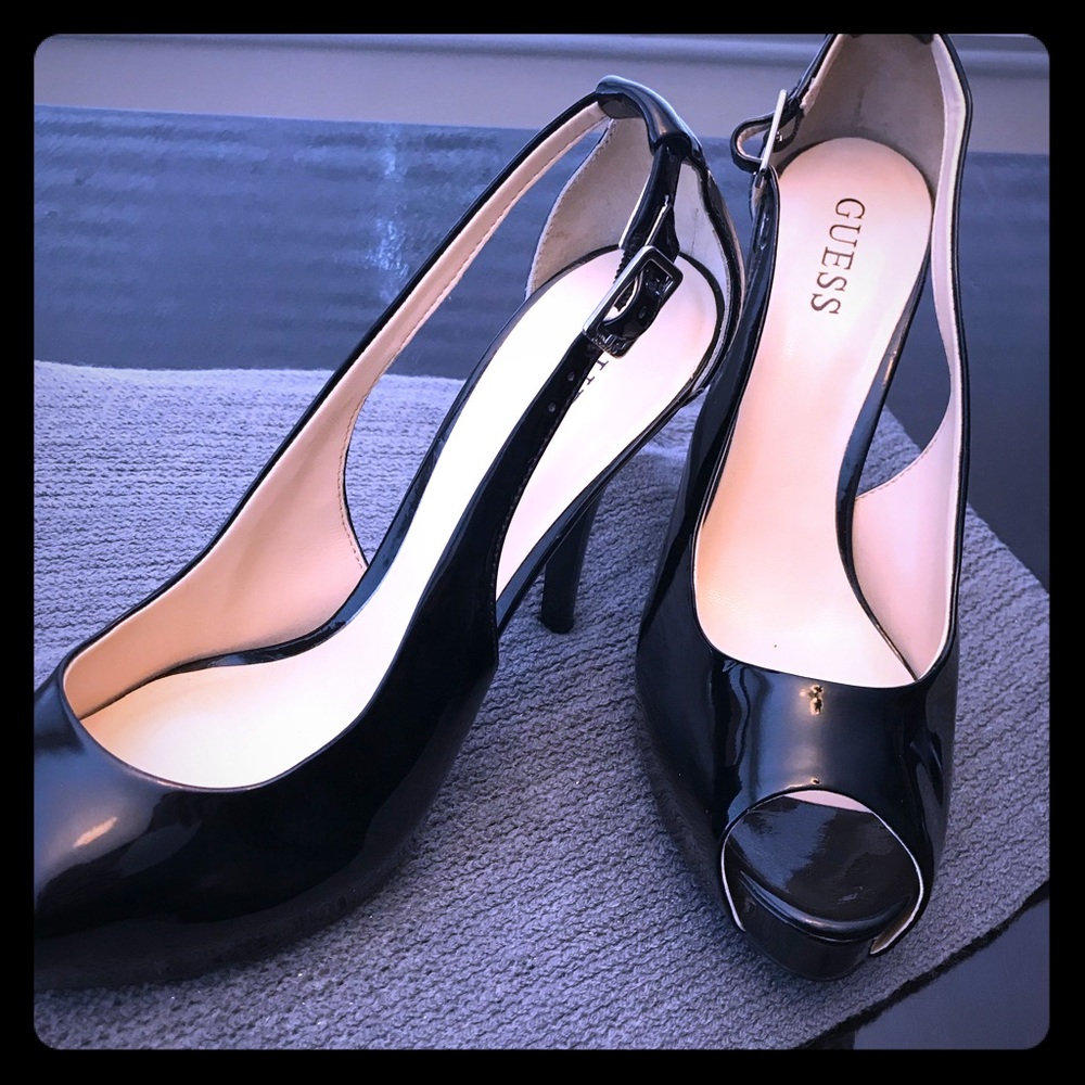 Guess sling back pumps